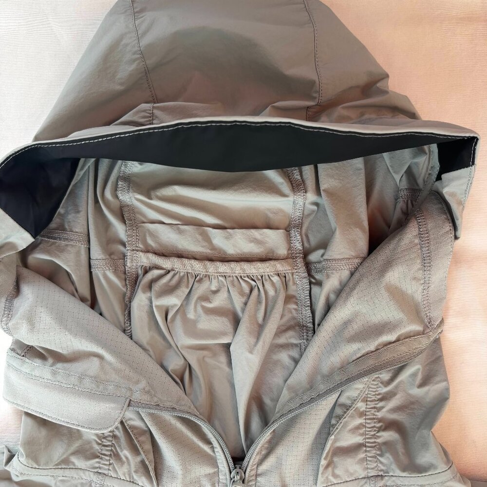 Beneunder lightweight Outdoor cropped hooded zip-up UPF 50+